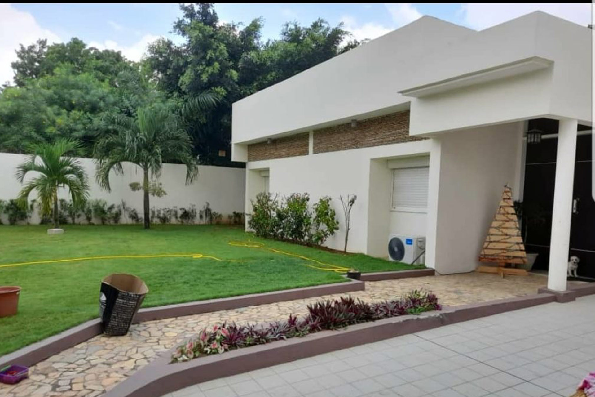 Belle villa basse et moderne dans une cite a la riviera 3 en vente